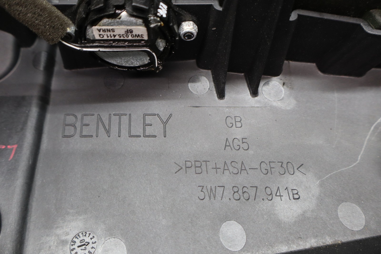 07-11 Bentley Continental GTC Rear Left Side Interior Quarter Trim Hinge Oem