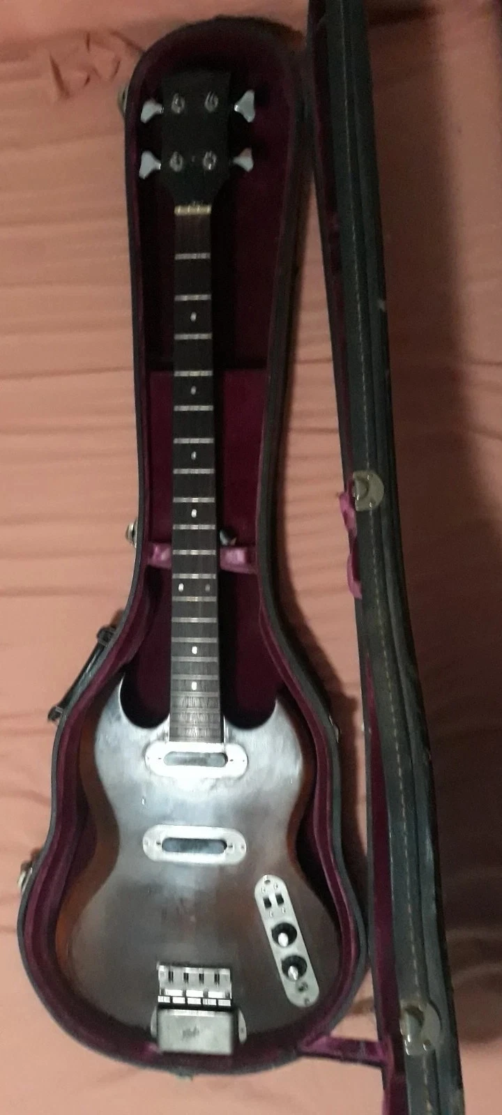 Picture 1 of 4
