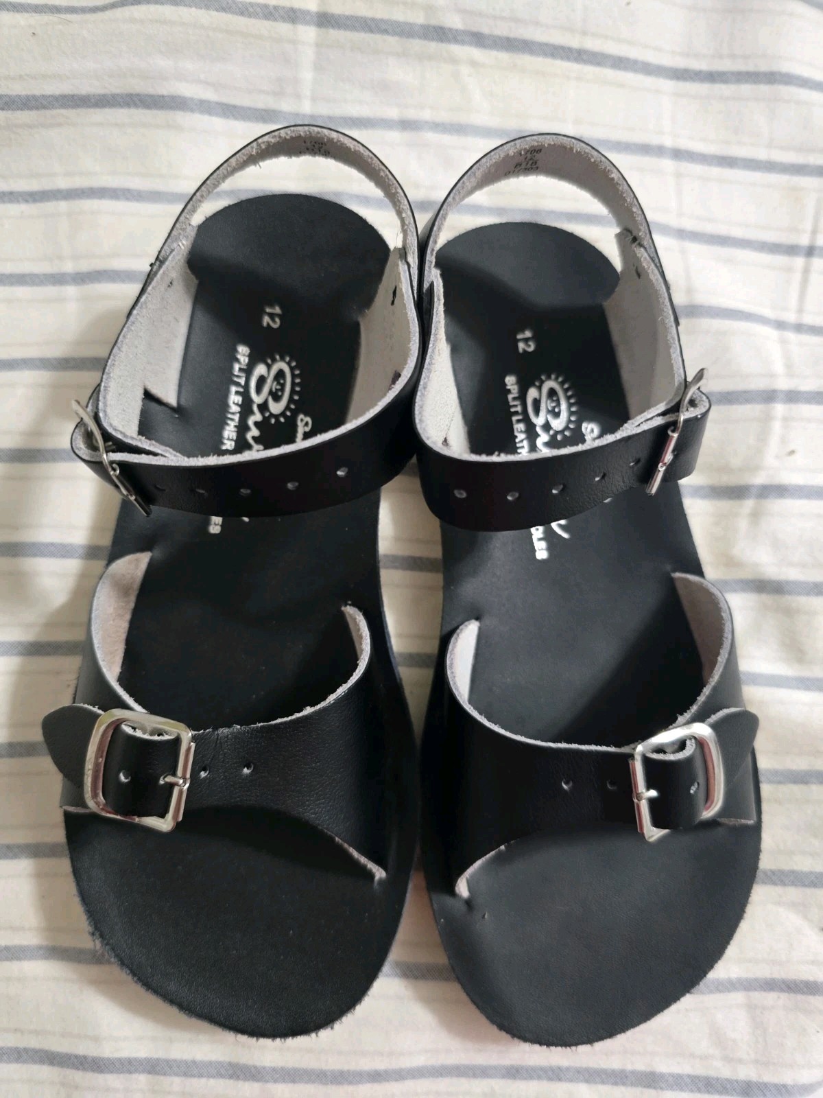 Salt Water Sun San Surfer Black girl/boy size 12 sandals