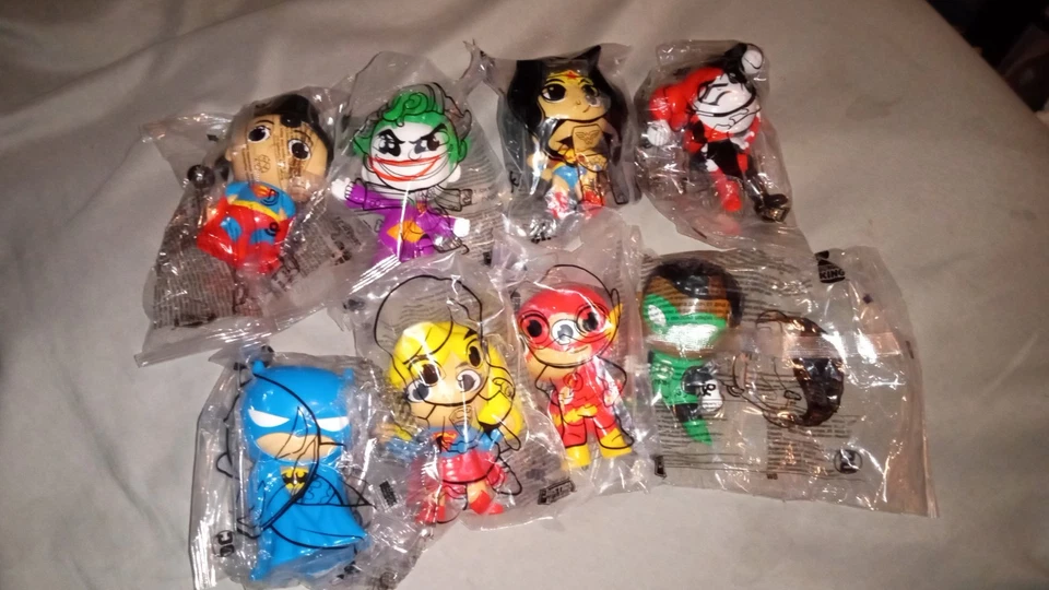 Lote completo de 8 Burger King DC Justice League 2024 Foto 2 de 4