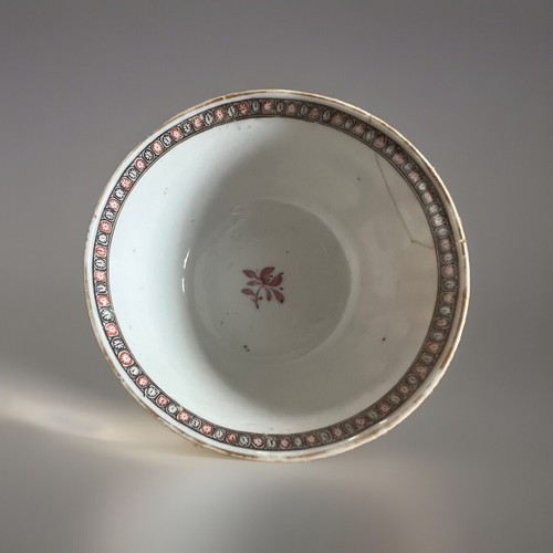Antico set mandarino cinese, 2 ciotole da tè, 1 piattino e 1 tazza da caffè, XVIII secolo - Foto 14 di 24