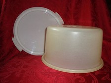 1970's Vintage 2 pc Tupperware 10" CAKE TAKER Stk 683  684