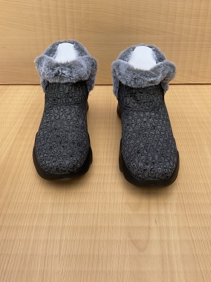 Skechers Womens Go Walk Massage Fit Boots Sweet Winter Thermal Snow