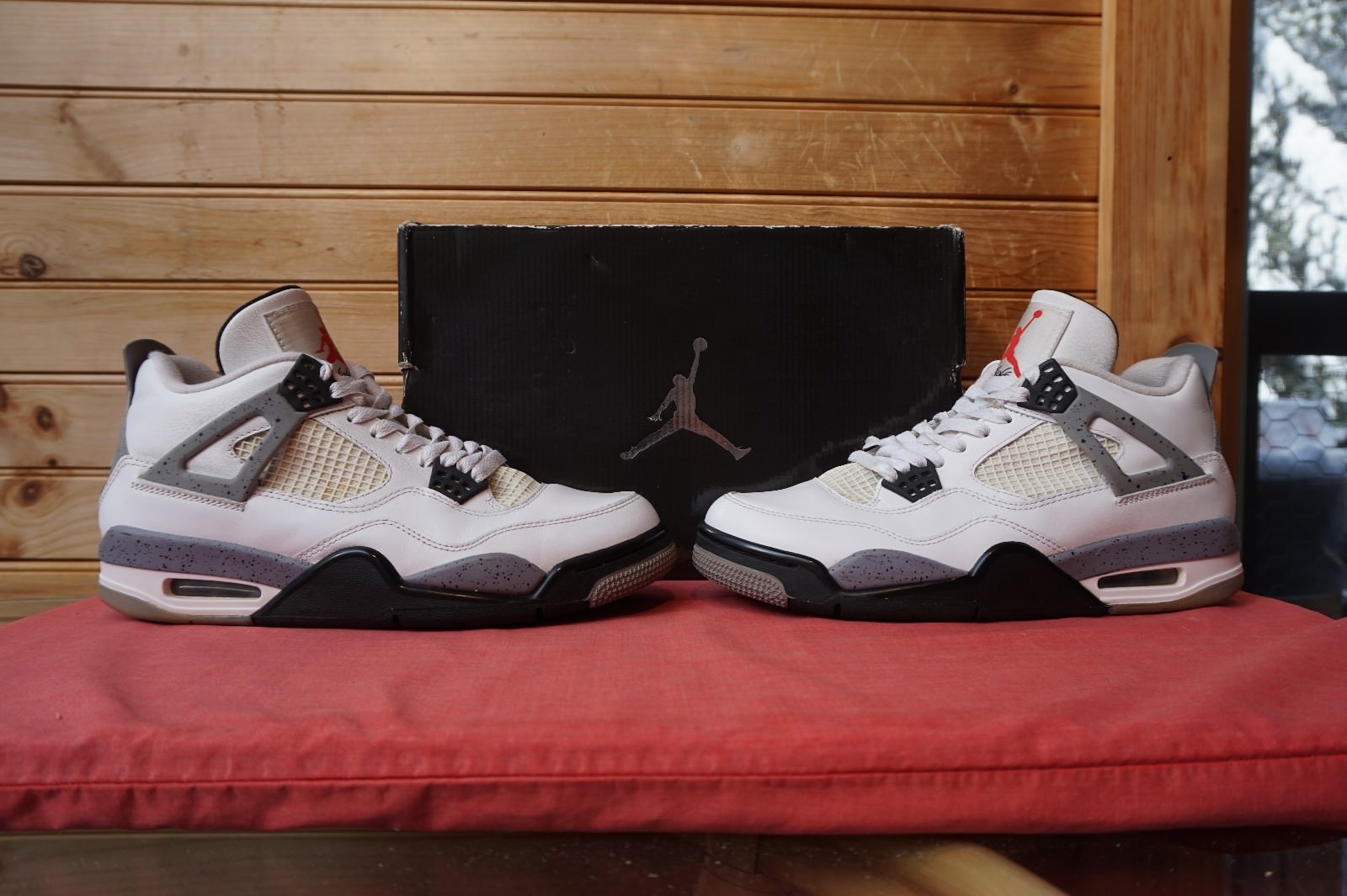 2012 Nike Air Jordan 4 Retro White Black Cement Grey Size 8 (4185) 308497-103 2012 Nike Air Jordan 4 Retro White Black Cement Grey Size 8 (4185) 308497-103
