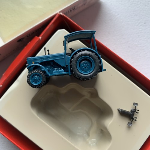 Preiser 17915 BLUE Agricultural Tractor W/ Canopy 1/87 HO Scale For Model Train - Picture 4 of 14