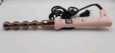 Lange Le Perlé Curling Bubble Wand  Pink & Rose Gold Powers On Model HT015B