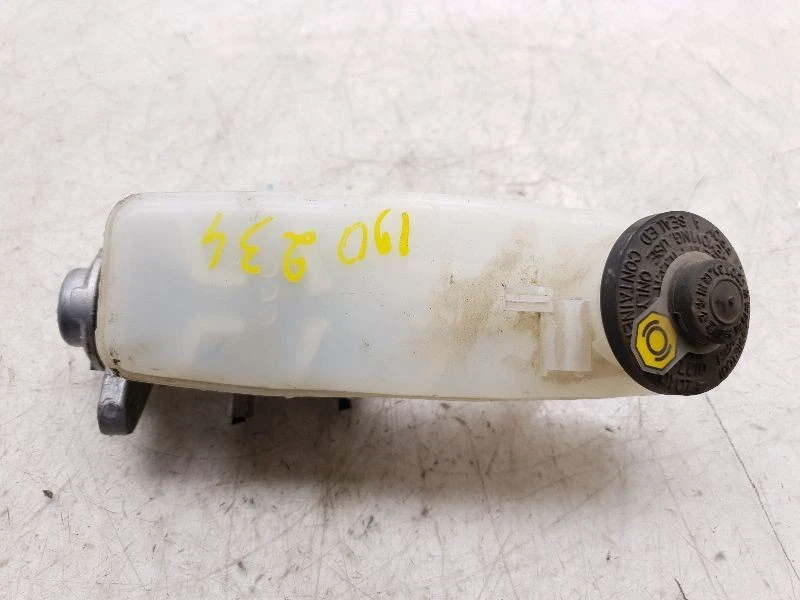 11-16 SCION TC 2.5L TRACCIÓN DELANTERA FRENO CILINDRO MAESTRO MONTAJE  Foto 4 de 4