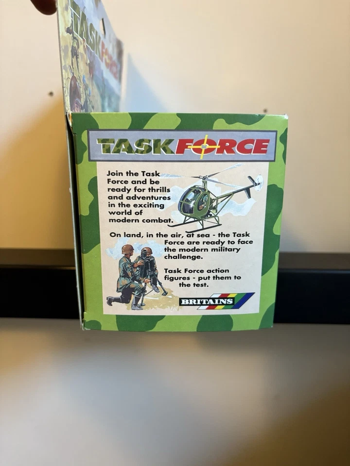 Britains Task Force Camouflaged Jeep Gun Crew Action Figures 7610 1/32 Scale - Image 4 of 4