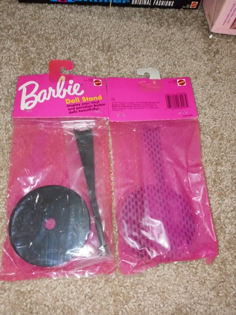 plastic barbie doll stands