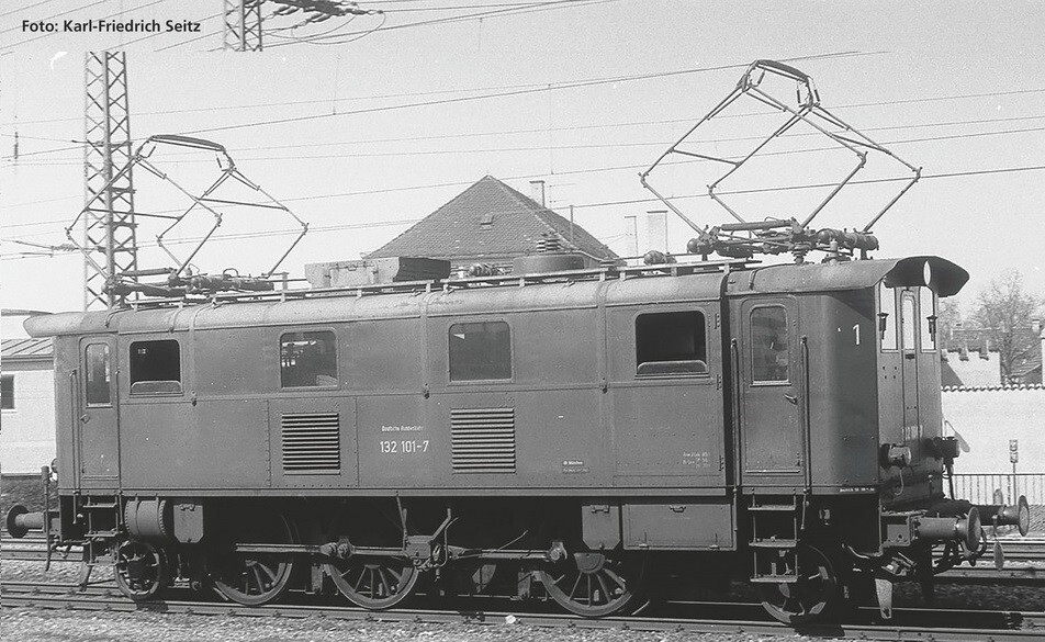 Locomotive électrique PIKO BR 132 101-7 DB – Époque IV – H0 1/87 – Analogique – Neuve