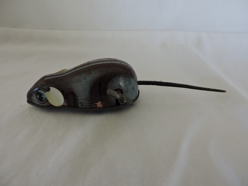 Yone Vintage Windup Mouse Made in Japan Key Attached