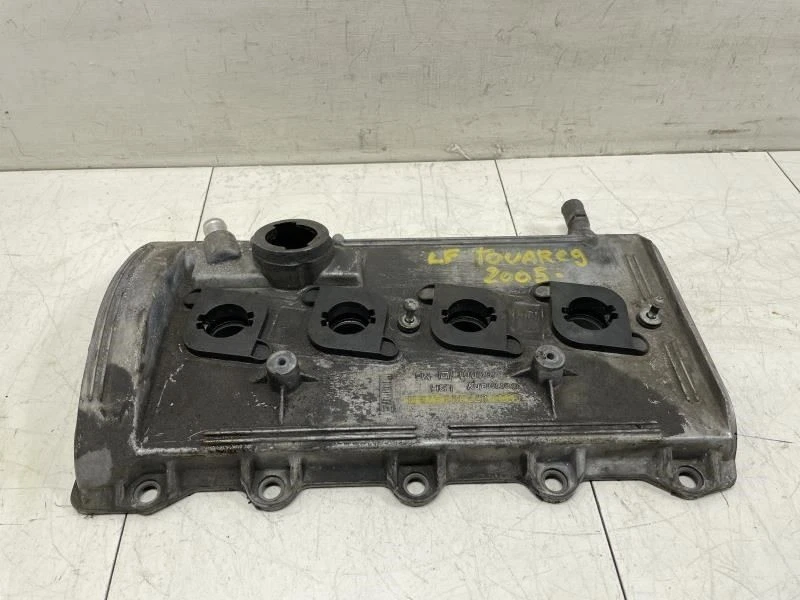 2004 2007 大众 TOUAREG 前左驱动发动机阀门盖 原始设备制造商+ — 第 4/4 张图片