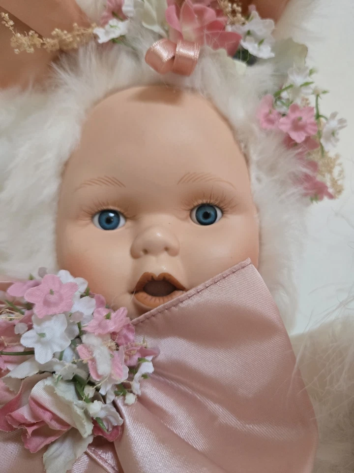 "Muñeca de conejo cara de bebé de porcelana con su cordero paseo en juguete 17"" de colección" Foto 2 de 4