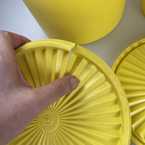 VTG Tupperware 5 Piece Nesting Canister Set Servalier Sunburst Seals Yellow Retr - Picture 14 of 18