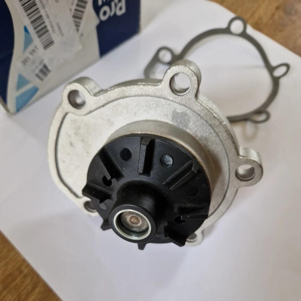 Water Pump FORD MONDEO 04-08 Mk3 ST220 3.0 V6 Coolant 0350210574 - Image 2 of 4