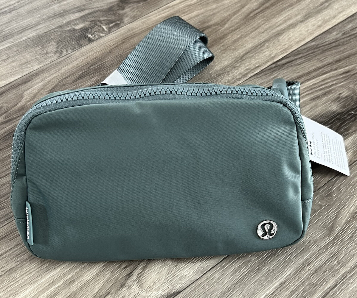 lululemon - lululemonバッグ Lululemon Everywhere Crossbody Belt Bag 1L - Bubblegum Pink