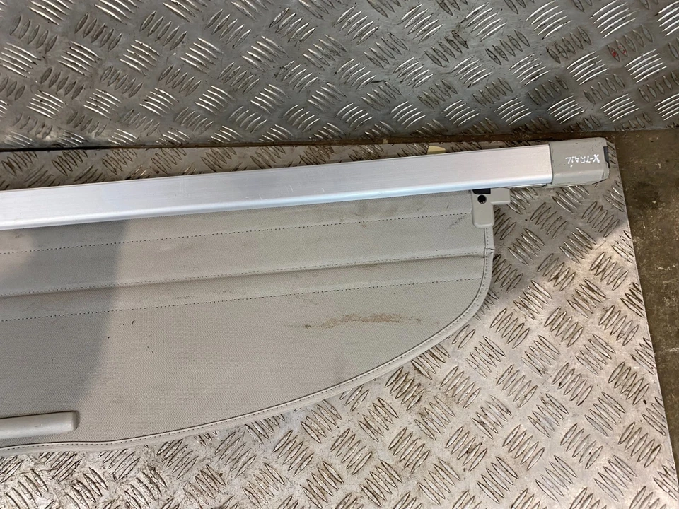 2017 Nissan X-Trail Rear Trunk Shelf Roller Blind Extending Cover Foto 2 de 4