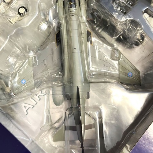 Hobby Master 1:72 HA1917 McDonnell Douglas F-4J (UK) Phantom II RAF 1990 "ZE 354 - Bild 18 von 22