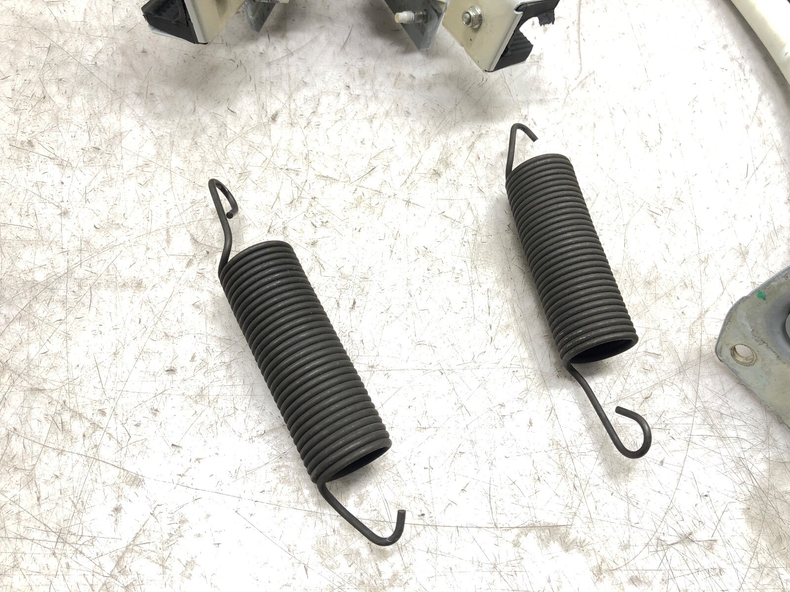 2014-2024 MASERATI GHIBLI LEFT RIGHT REAR TRUNK HINGES SET X2 OEM.