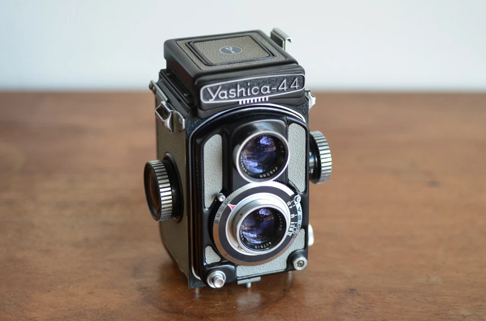 Yashica-44 A 4x4 Twin-Lens-Reflex Film Camera - image 2 of 4