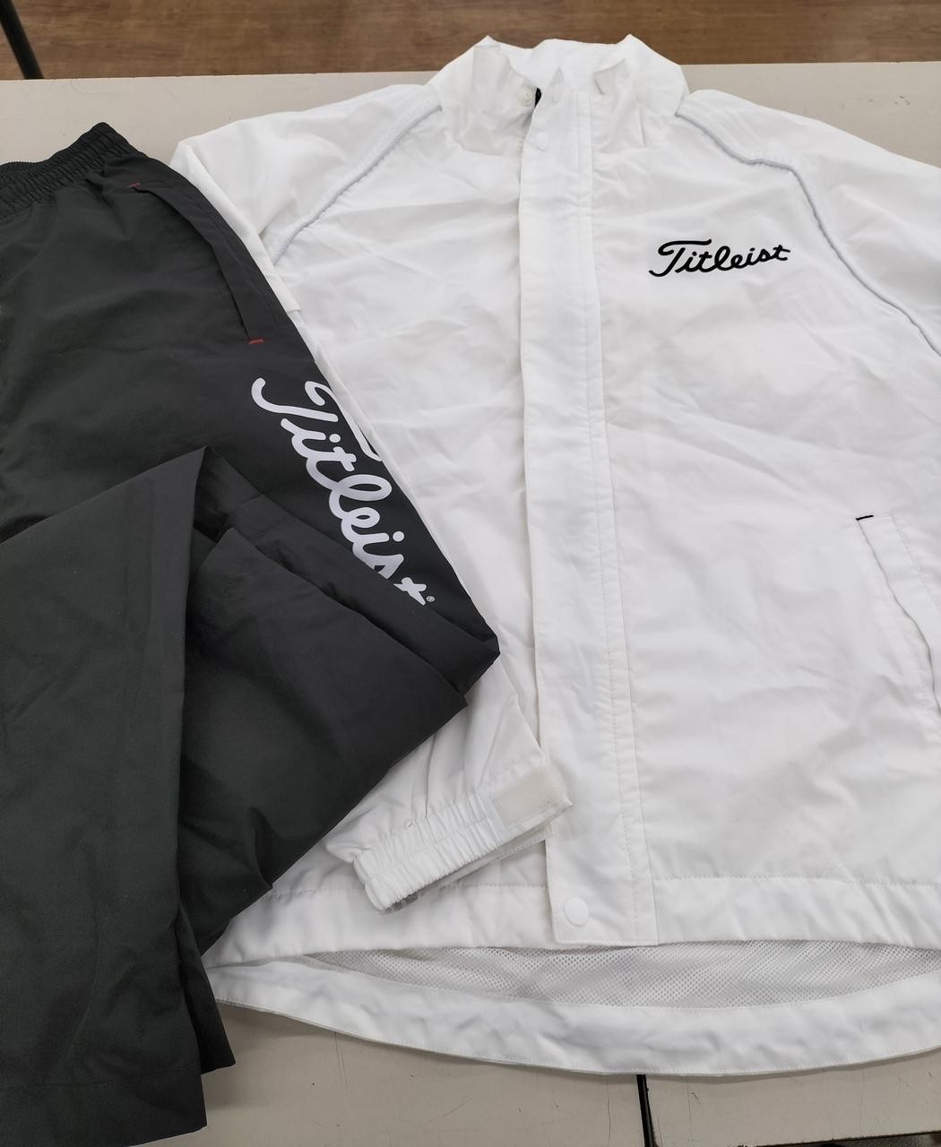 Rain Suit Jacket & Pants  White Black Size M