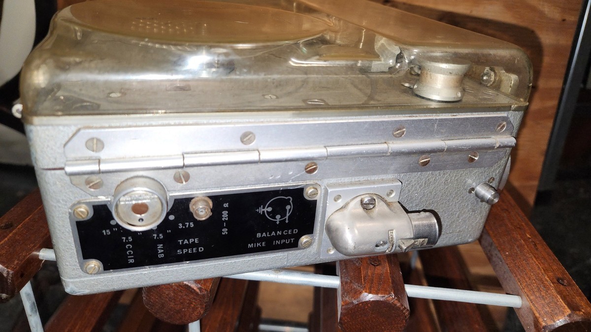 Finally got to work on a Nagra! What a dream they are to service! Nagra iii Reel To Reel Recorder