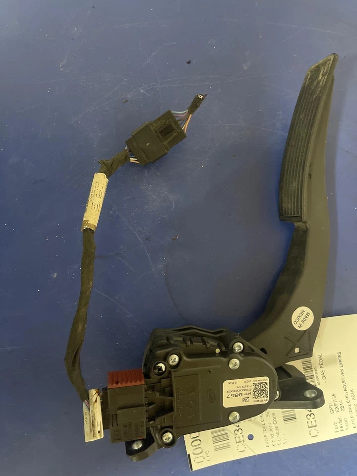 Pedal de gasolina 14 Chevy Express 3500 Foto 3 de 4