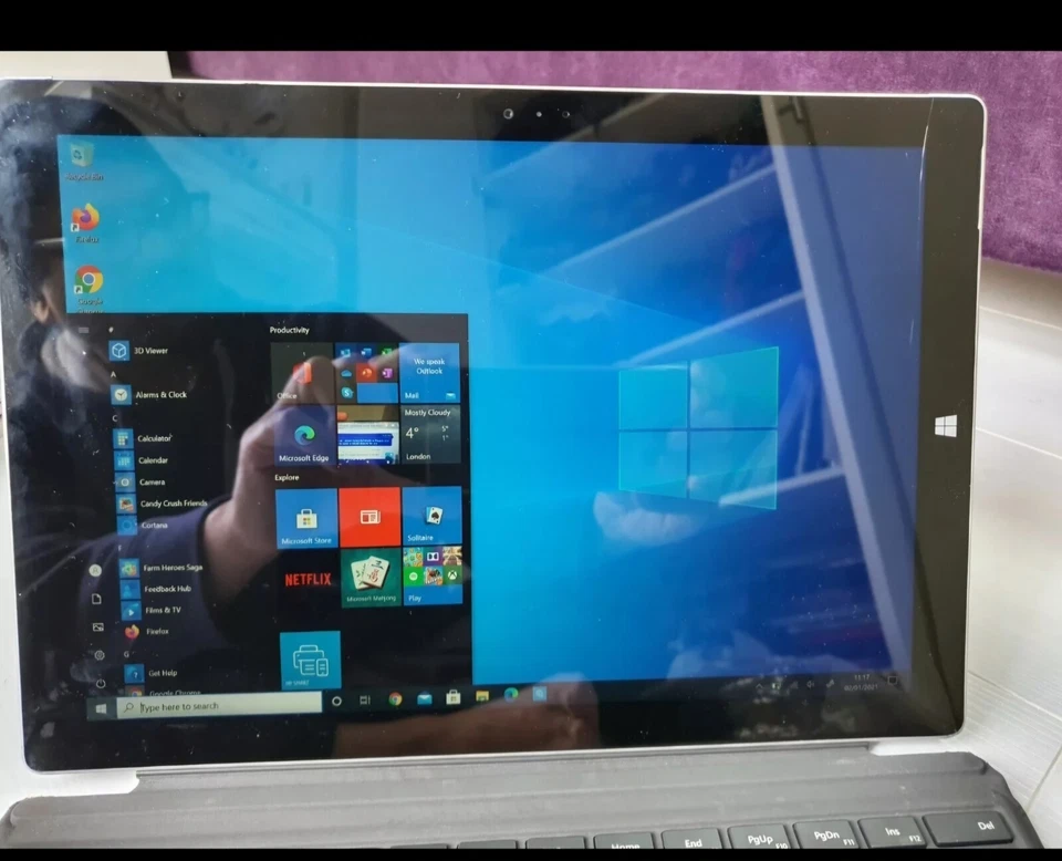 Microsoft Surface Pro 3 12.1 Core i5-4300U 1.90GHz 8GB 256GB Windows10 (Read...) - Image 2 of 4