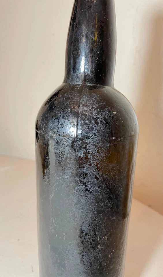 Botella de vidrio de whisky verde soplado molde 4 partes hecha a mano antigua rara del siglo XVIII Foto 4 de 4