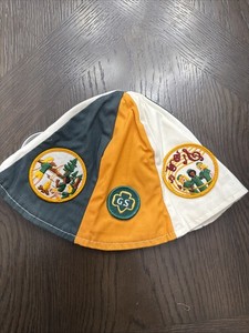 Girl Scout bucket hat with patches And 1 Pin Vintage