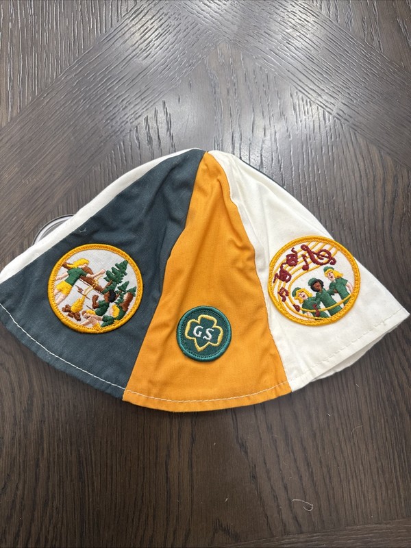 Girl Scout bucket hat with patches And 1 Pin Vintage