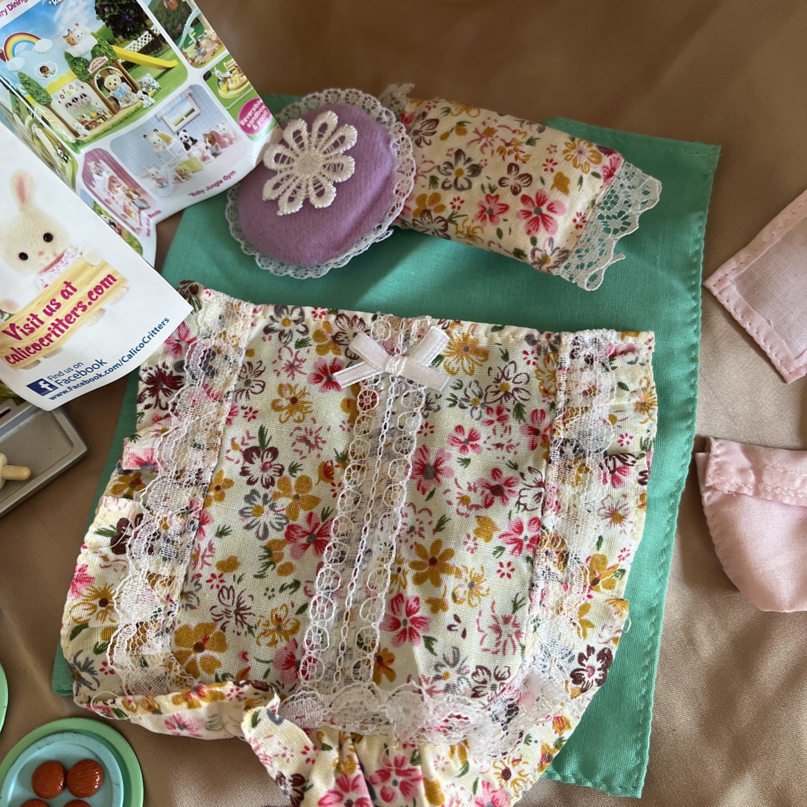 Sylvanian Families Calico Critters Dollhouse Accessories And Clothes