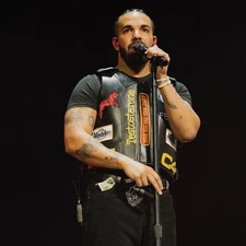 Drake at the Wireless Festival London 2025 photograph - 8" x 12"