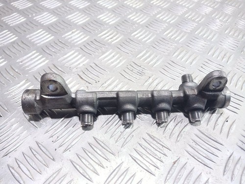 Opel Astra J 2012 Kraftstoffverteiler Einspritzleiste Verteilerrohr UST73960