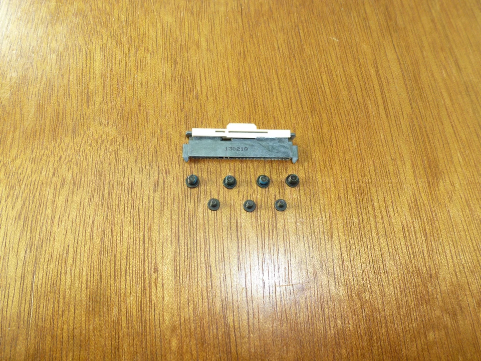 Dell Studio 1745 1747 1749 Bay 2 Caddy Connector/Interposer/Screws for 2.5" HDD - Image 4 of 4