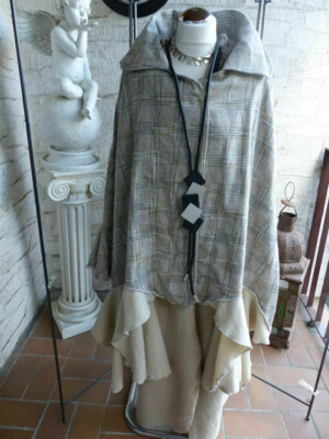 SAL3095  Mantel Jacke LAGENLOOK handmade Volant XL XXL Plus Size Wolle hellbeige