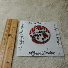 Porcelain Lazy Cat Pin/Necklace McInvale Studios Red Heart Signed Artist New