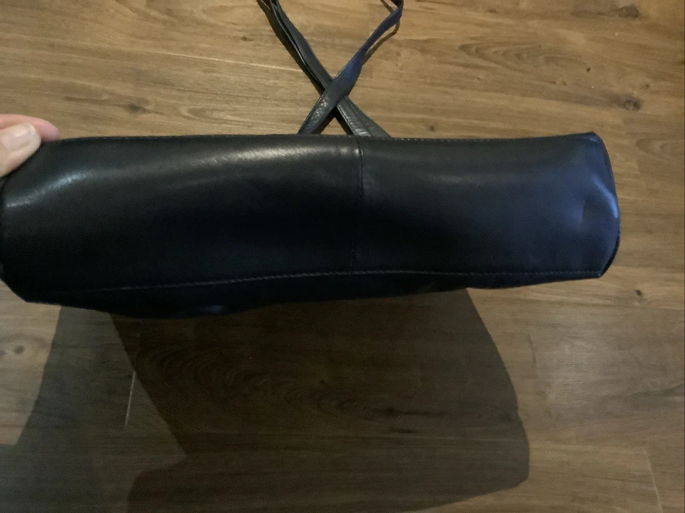 Gigi Blue Leather Shoulder Handbag - Image 3 of 4