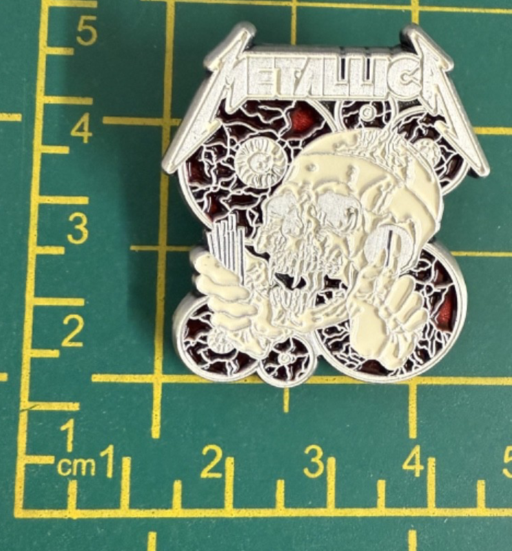 Metallica Shortest Straw Logo Very High Quality Metal Badge Officially Licensed
