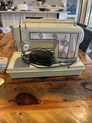 Kenmore 158.17012 Pattern Cam / Zig Zag Sewing Machine With Pattern Cams 