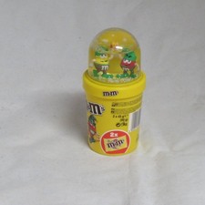 M&M Spender, gelb , Schneekugel , Rarität 2014,bespielt -minimale Gebrauchspuren