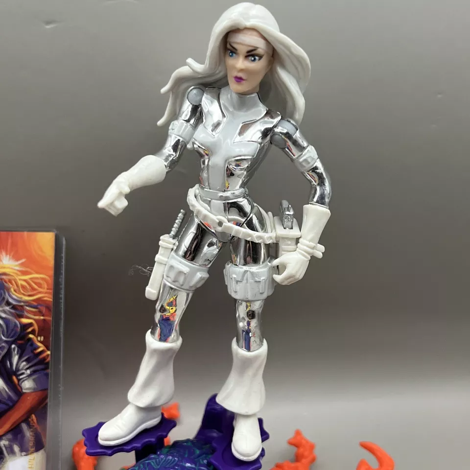 银色 SABLE 蜘蛛侠偷偷攻击可动人偶 1998 年带收藏卡-ToyBiz — 第 2/4 张图片