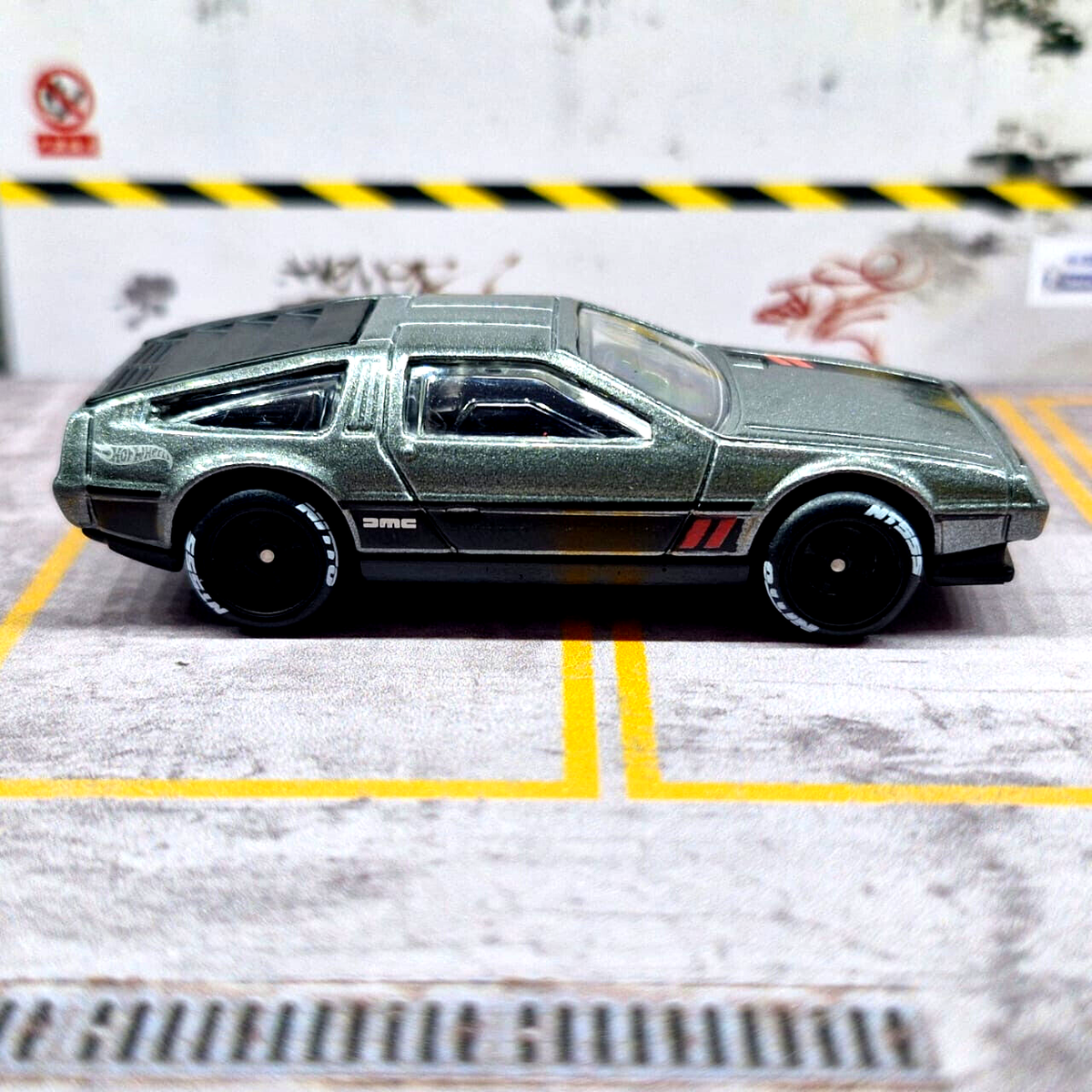 Hot Wheels DeLorean Rolling Metal Series Treasure Hunt & Hw City