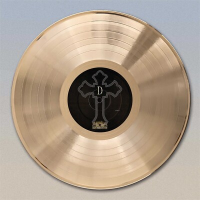 2 Pac ''Me Against The World'' Gold LP Record wall art