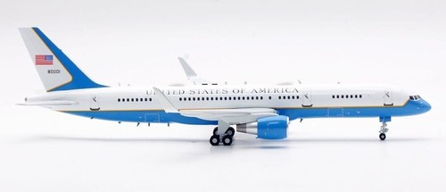 InFlight 1/200 IFC32USA04 Boeing 757-200 C-32A USAF United States Air Force - Picture 10 of 18