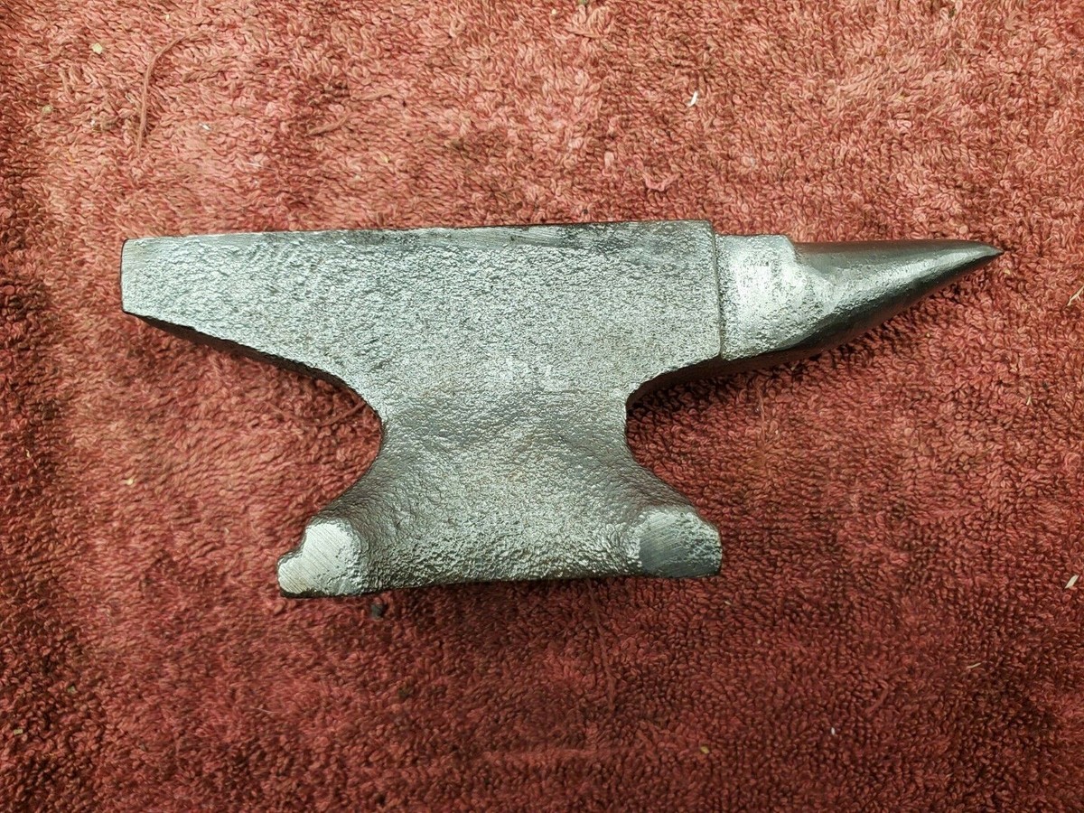 Vintage 2-1/2 Pound Anvil, 6-1/16