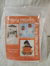 Vtg Mary Maxim Plastic Needlepoint Halloween Pumpkin Wall Hanging Kit