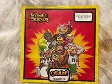 45 RPM * Rock-afire Explosion * Beatles Medley-Roast Beef S * 1983 * Autographed