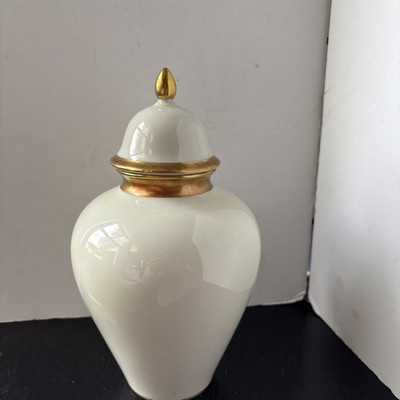 Royal Porzellan Bavaria KM Germany Vintage Creamy Ginger Jar Or Urn
