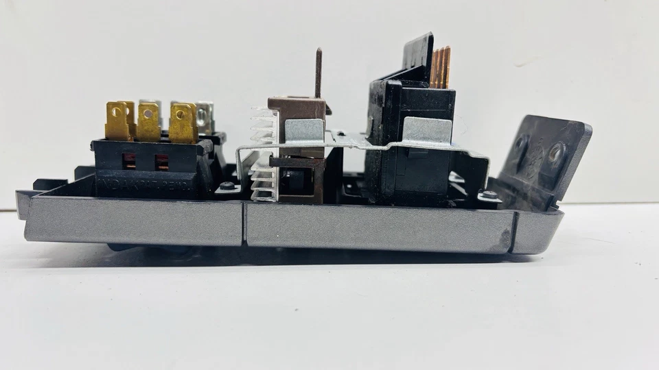 Luz principal Chevrolet S10 Blazer 1988-1994 con interruptor de luz antiniebla OEM 15561024 Foto 2 de 4